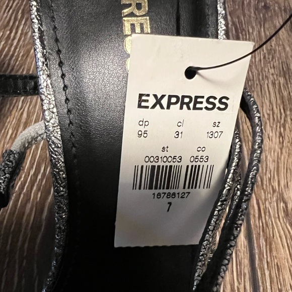 NWT silver strappy heels - Picture 3 of 4